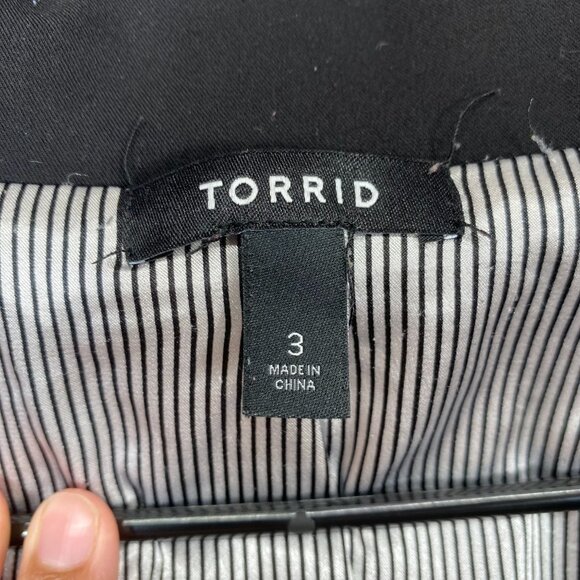 Torrid Womens Black Blazer Jacket W/ Ruched Sleeves Size 3 (3XL) Polyester Blend - Picture 5 of 12